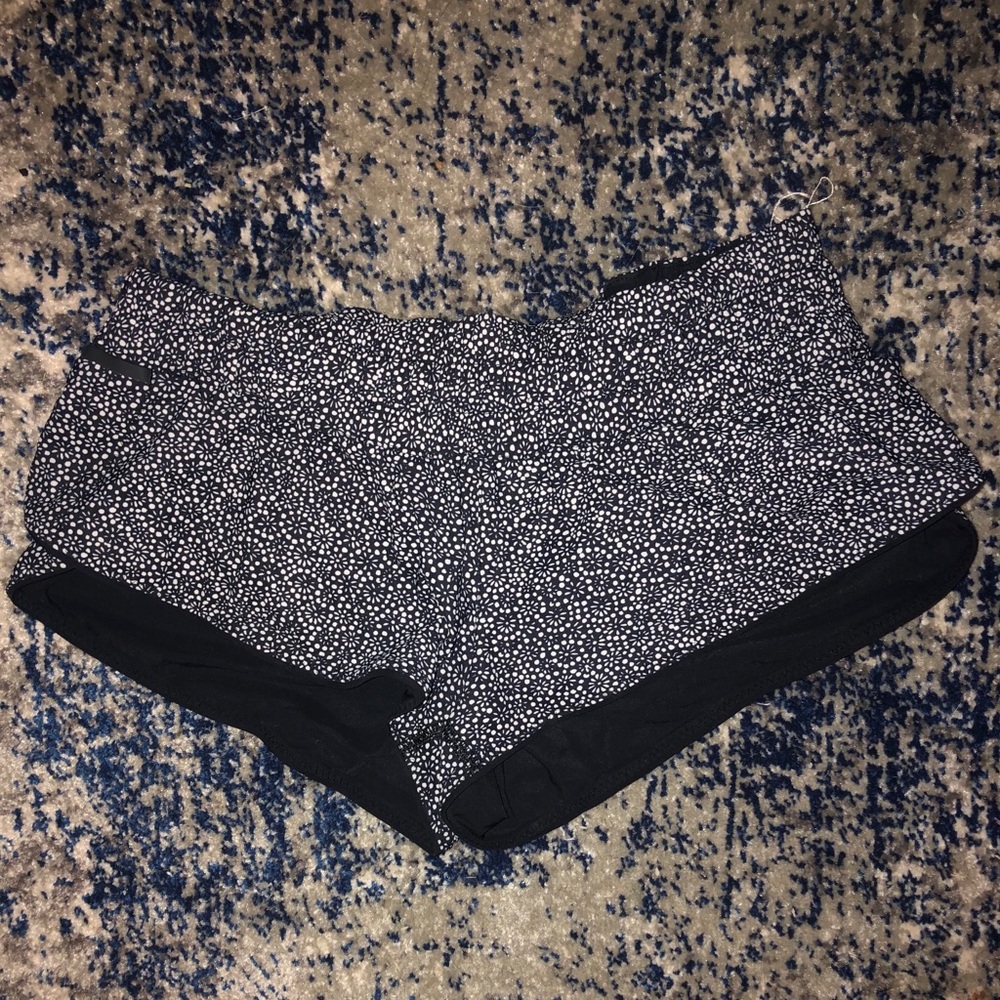 Lululemon shorts size 2